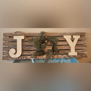 Rustic Joy Sign with Green Garland